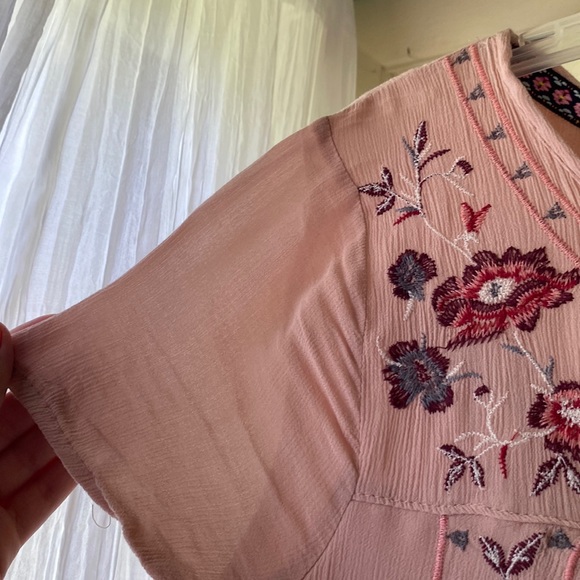 Short sleeved dress with floral embroidery from Knox Rose - Picture 3 of 5